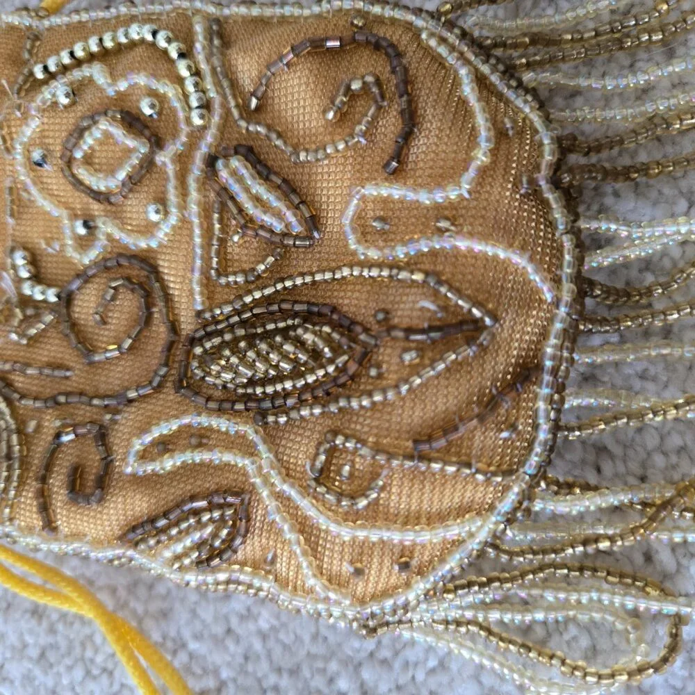 Small gold hand embroidered beaded purse for garden party - Picture 14 of 14